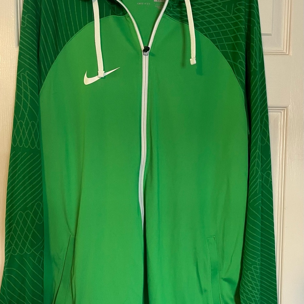 Nike Dri-FIT Slim Fit Green Top